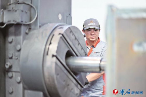 機械制造生產(chǎn)忙 高效設(shè)備驅(qū)動現(xiàn)代工業(yè)發(fā)展
